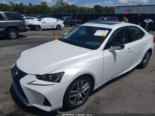 JTHBA1D20J5074366 2018 LEXUS IS - Image 2
