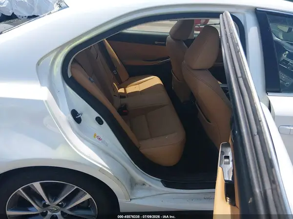 JTHBA1D20J5074366 2018 LEXUS IS - Image 8