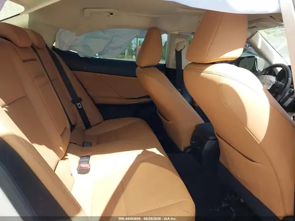 JTHBA1D20J5075114 2018 LEXUS IS - Image 8
