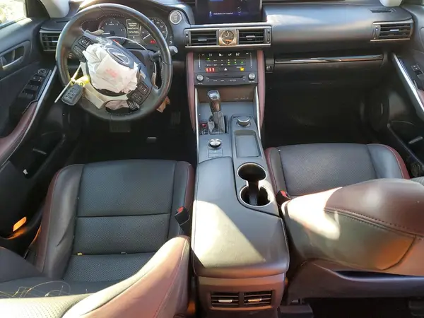 JTHBA1D20J5076151 2018 LEXUS IS - Image 8