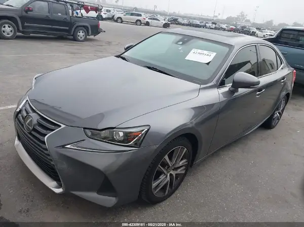 JTHBA1D20J5077140 2018 LEXUS IS - Image 2