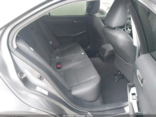 JTHBA1D20J5077140 2018 LEXUS IS - Image 8