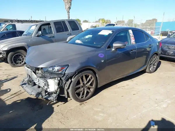 JTHBA1D20J5082810 2018 LEXUS IS - Image 2