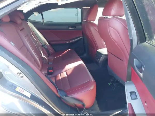 JTHBA1D20J5082810 2018 LEXUS IS - Image 8