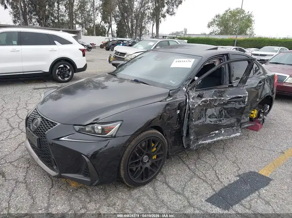 JTHBA1D20K5088611 2019 LEXUS IS - Image 2