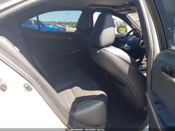JTHBA1D20K5091427 2019 LEXUS IS - Image 8