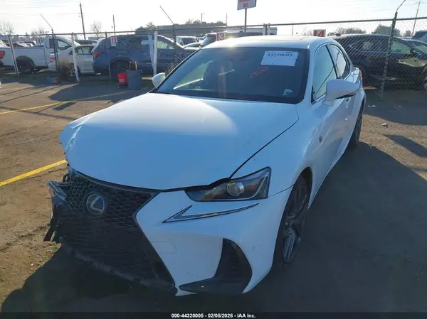 JTHBA1D20K5098913 2019 LEXUS IS - Image 2