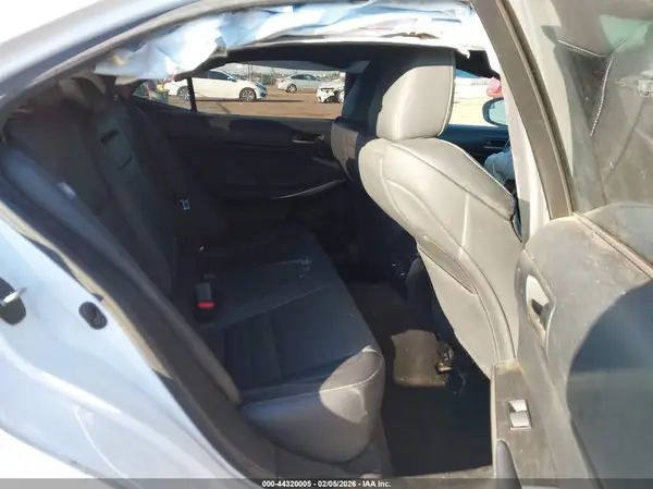 JTHBA1D20K5098913 2019 LEXUS IS - Image 8