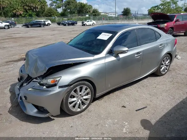 JTHBA1D21G5001550 2016 LEXUS IS - Image 2