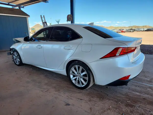 JTHBA1D21G5011429 2016 LEXUS IS - Image 2
