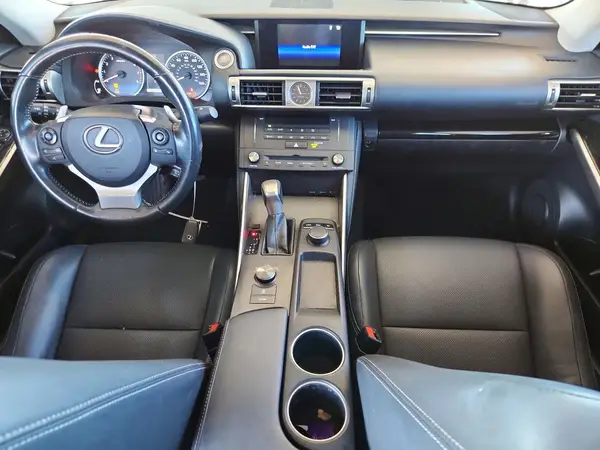 JTHBA1D21G5011429 2016 LEXUS IS - Image 8
