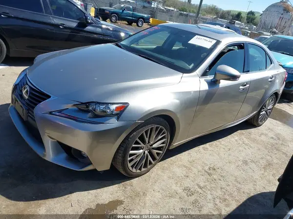 JTHBA1D21G5018526 2016 LEXUS IS - Image 2