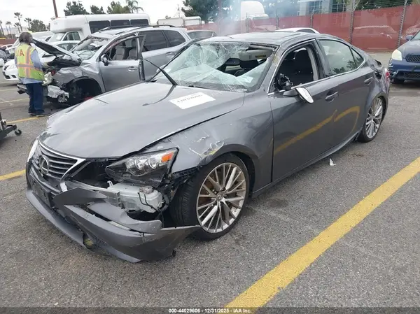 JTHBA1D21G5021829 2016 LEXUS IS - Image 2