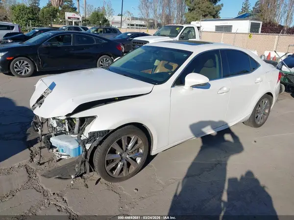 JTHBA1D21G5022673 2016 LEXUS IS - Image 2