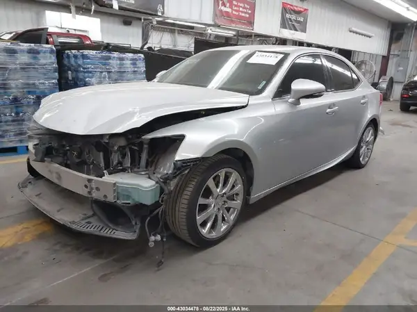 JTHBA1D21G5023791 2016 LEXUS IS - Image 2