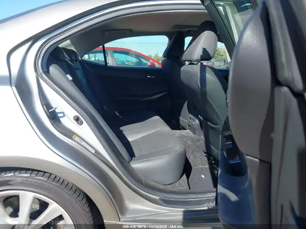 JTHBA1D21G5024150 2016 LEXUS IS - Image 8