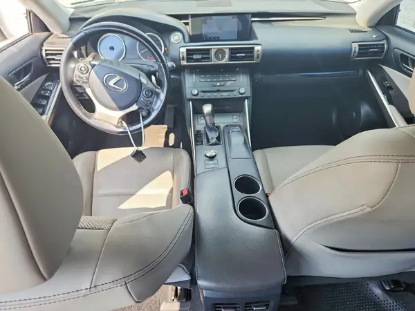 JTHBA1D21G5037738 2016 LEXUS IS - Image 8