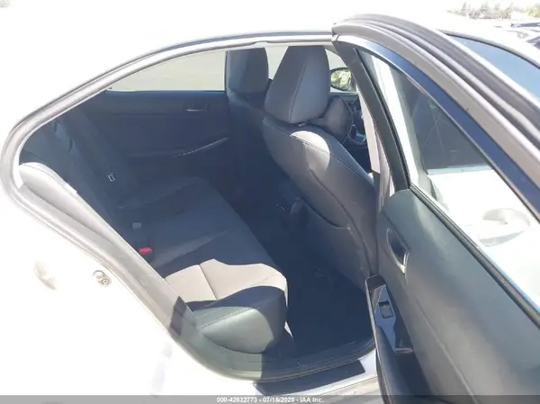 JTHBA1D21H5043010 2017 LEXUS IS - Image 8