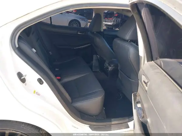 JTHBA1D21H5043136 2017 LEXUS IS - Image 8