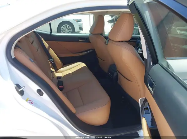 JTHBA1D21H5043895 2017 LEXUS IS - Image 8