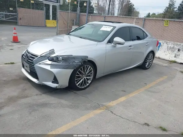JTHBA1D21H5053200 2017 LEXUS IS - Image 2