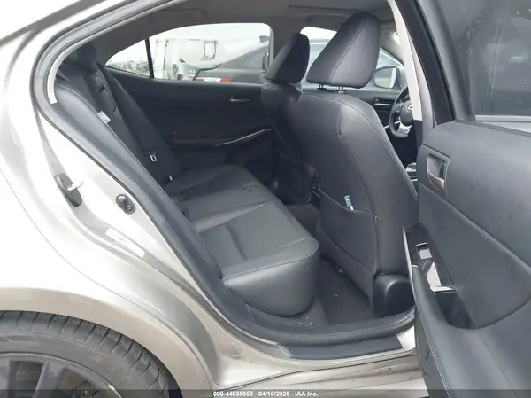 JTHBA1D21J5065711 2018 LEXUS IS - Image 8