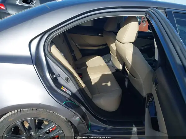JTHBA1D21J5071959 2018 LEXUS IS - Image 8