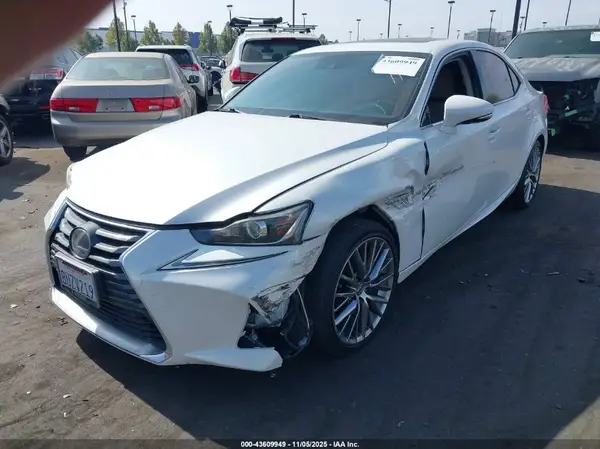 JTHBA1D21J5074750 2018 LEXUS IS - Image 2