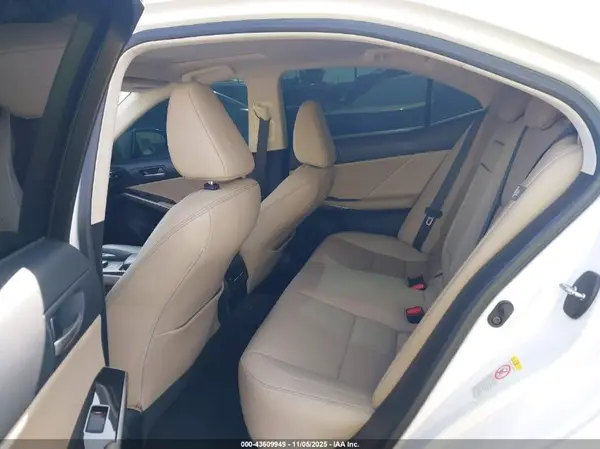 JTHBA1D21J5074750 2018 LEXUS IS - Image 8