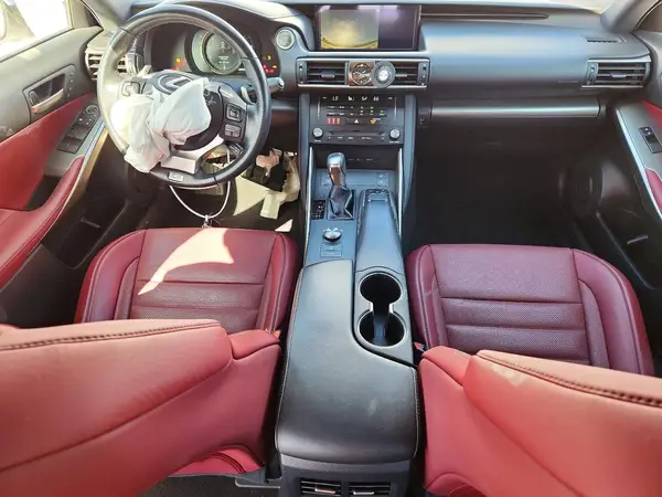 JTHBA1D21J5077664 2018 LEXUS IS - Image 8