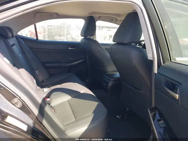 JTHBA1D21K5085085 2019 LEXUS IS - Image 8