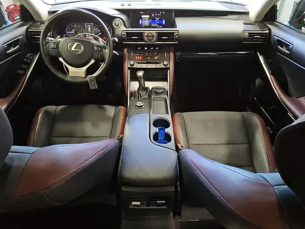 JTHBA1D21K5100247 2019 LEXUS IS - Image 8