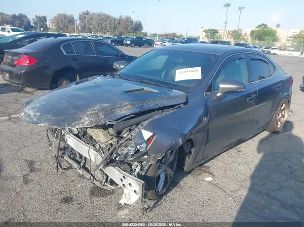 JTHBA1D22G5013965 2016 LEXUS IS - Image 2