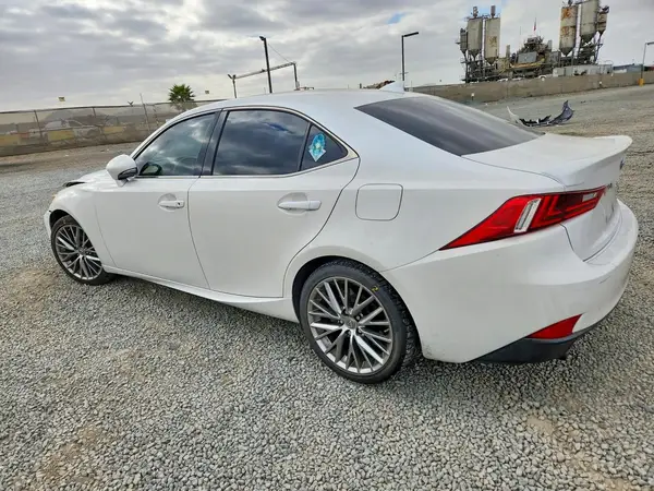 JTHBA1D22G5014744 2016 LEXUS IS - Image 2