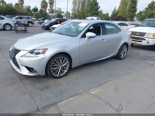 JTHBA1D22G5015263 2016 LEXUS IS - Image 2