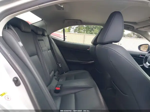 JTHBA1D22G5015263 2016 LEXUS IS - Image 8