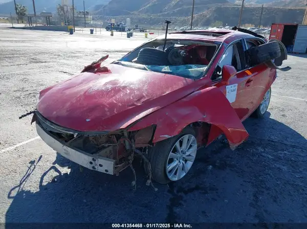 JTHBA1D22G5016204 2016 LEXUS IS - Image 2