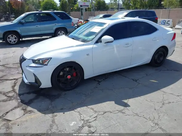JTHBA1D22G5017384 2016 LEXUS IS - Image 2
