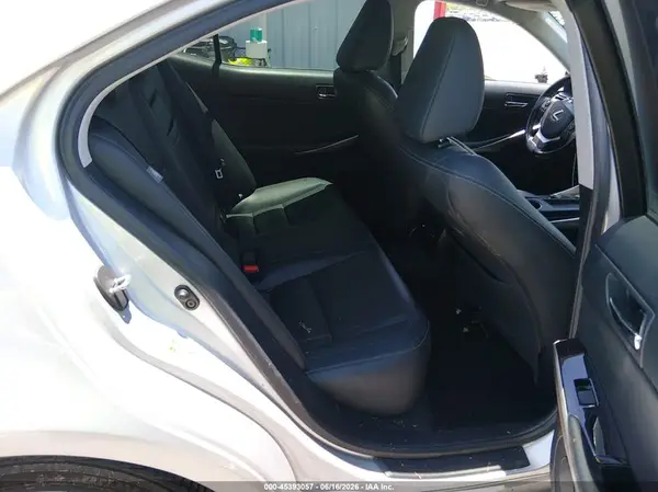JTHBA1D22G5017692 2016 LEXUS IS - Image 8