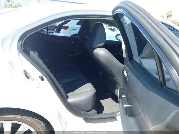 JTHBA1D22G5025842 2016 LEXUS IS - Image 8