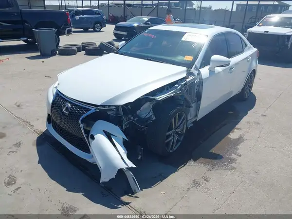 JTHBA1D22G5032015 2016 LEXUS IS - Image 2