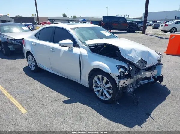 JTHBA1D22G5036596 2016 LEXUS IS - Image 1