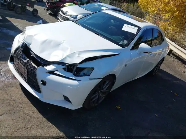 JTHBA1D22G5038249 2016 LEXUS IS - Image 2