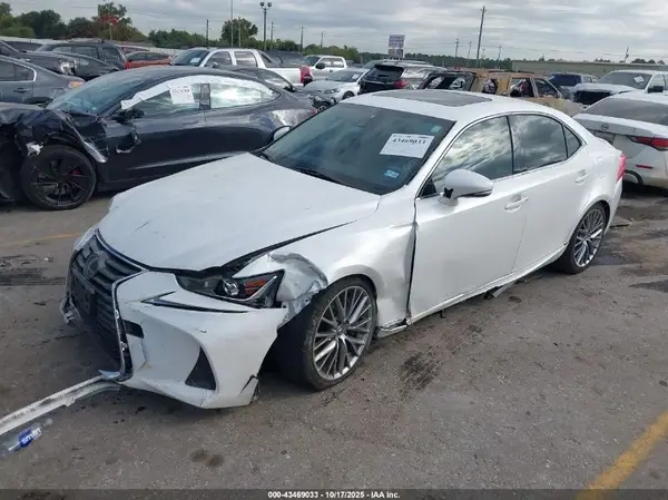 JTHBA1D22H5048295 2017 LEXUS IS - Image 2