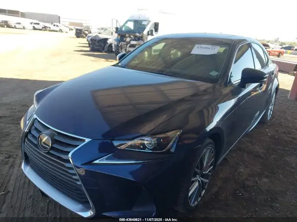 JTHBA1D22H5050340 2017 LEXUS IS - Image 2