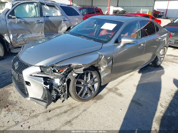 JTHBA1D22J5062302 2018 LEXUS IS - Image 2