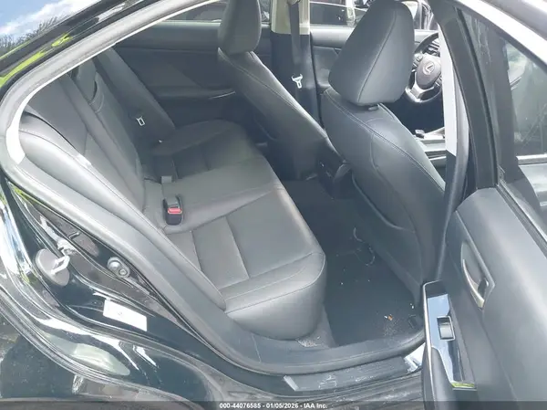 JTHBA1D22J5066480 2018 LEXUS IS - Image 8