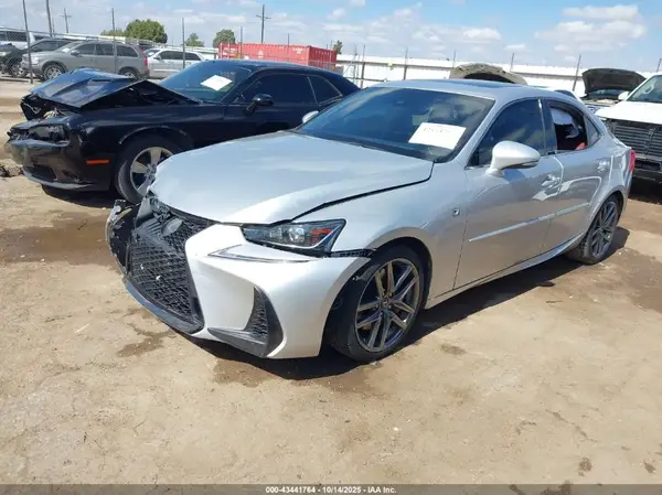 JTHBA1D22J5069508 2018 LEXUS IS - Image 2