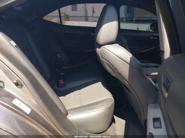 JTHBA1D22J5072747 2018 LEXUS IS - Image 8