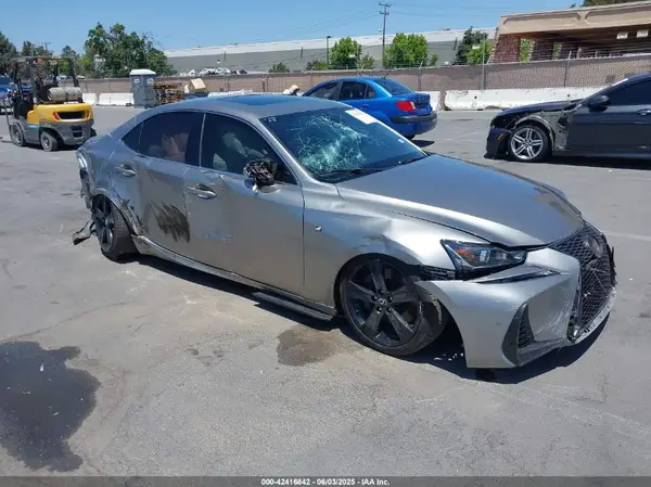 JTHBA1D22J5082839 2018 LEXUS IS - Image 1